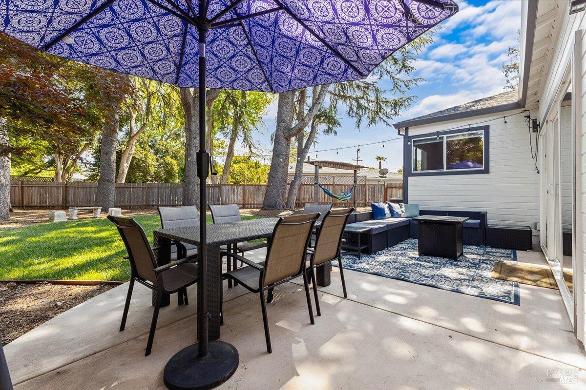 1817 Peoria Court Santa Rosa CA 95405