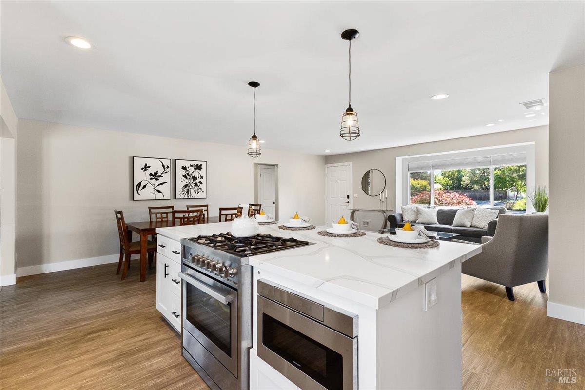 1817 Peoria Court Santa Rosa CA 95405