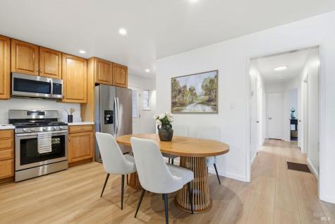 13 El Rose Drive Petaluma CA 94952