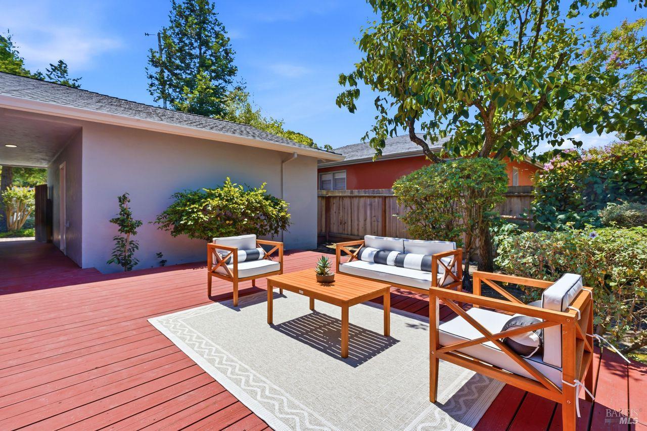 13 El Rose Drive Petaluma CA 94952