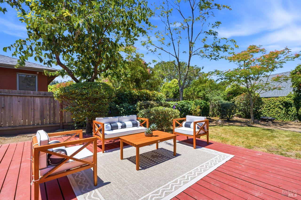 13 El Rose Drive Petaluma CA 94952