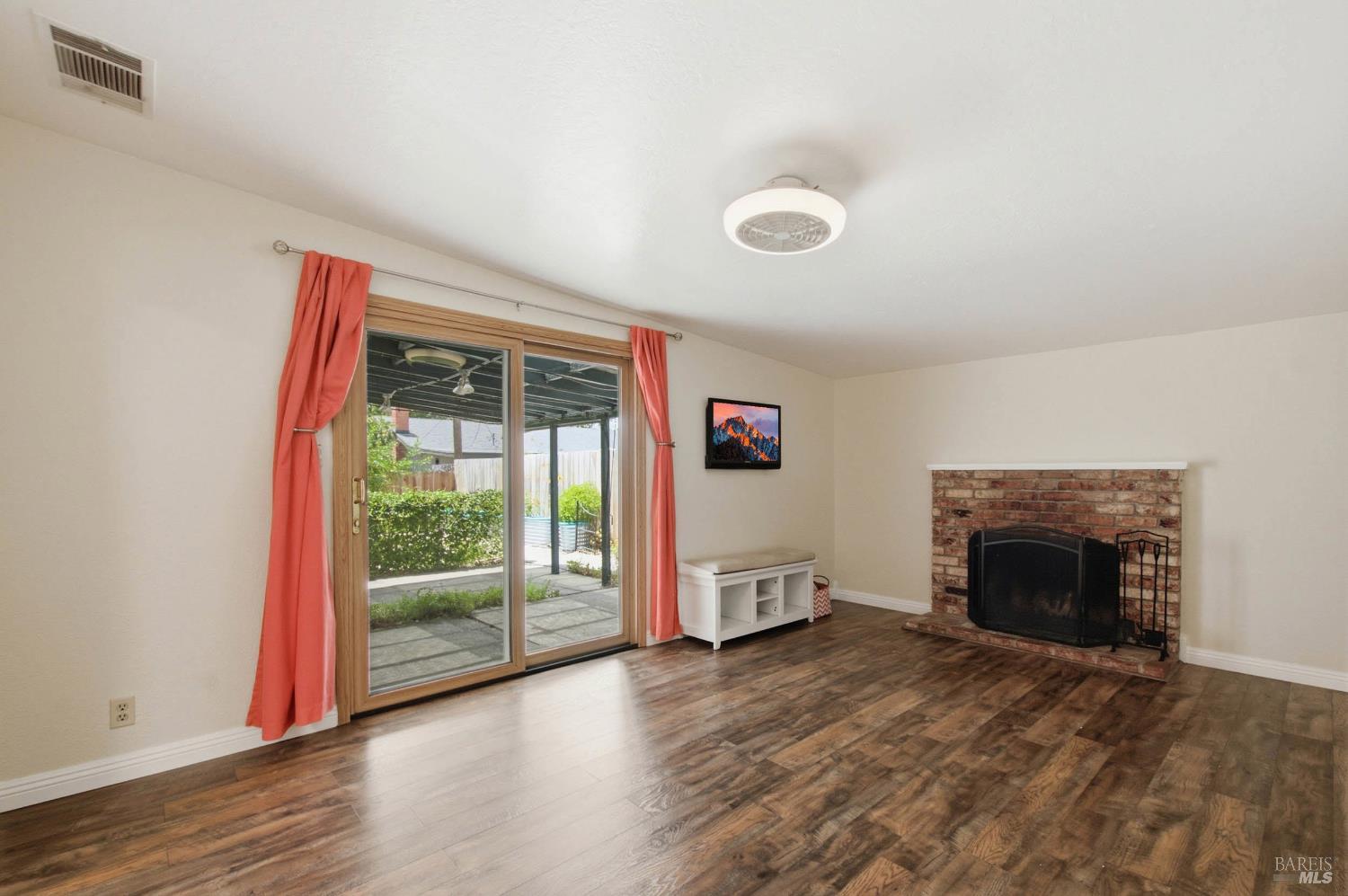 155 Donner Drive Vacaville CA 95687