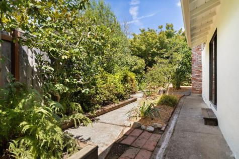 9 Sherwood Court Kentfield CA 94904