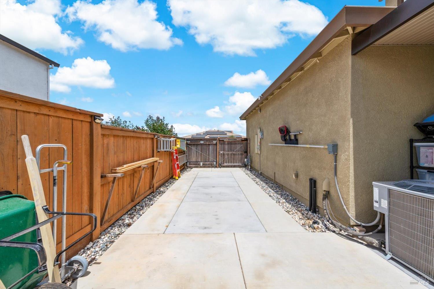 1205 Autumn Breeze Drive Dixon CA 95620