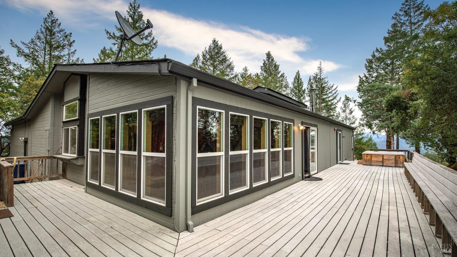 505 Mcnair Road Cloverdale CA 95425