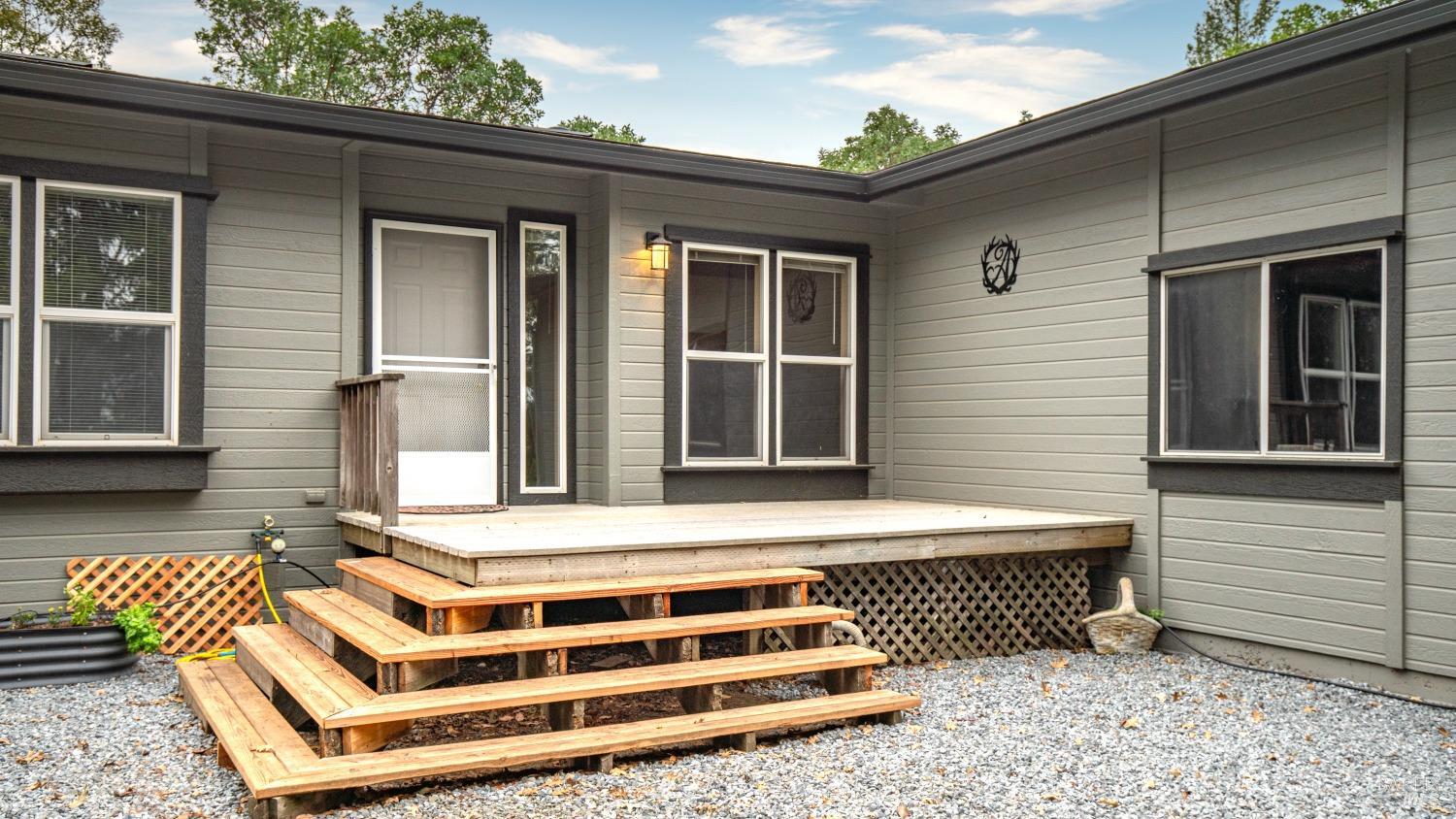 505 Mcnair Road Cloverdale CA 95425