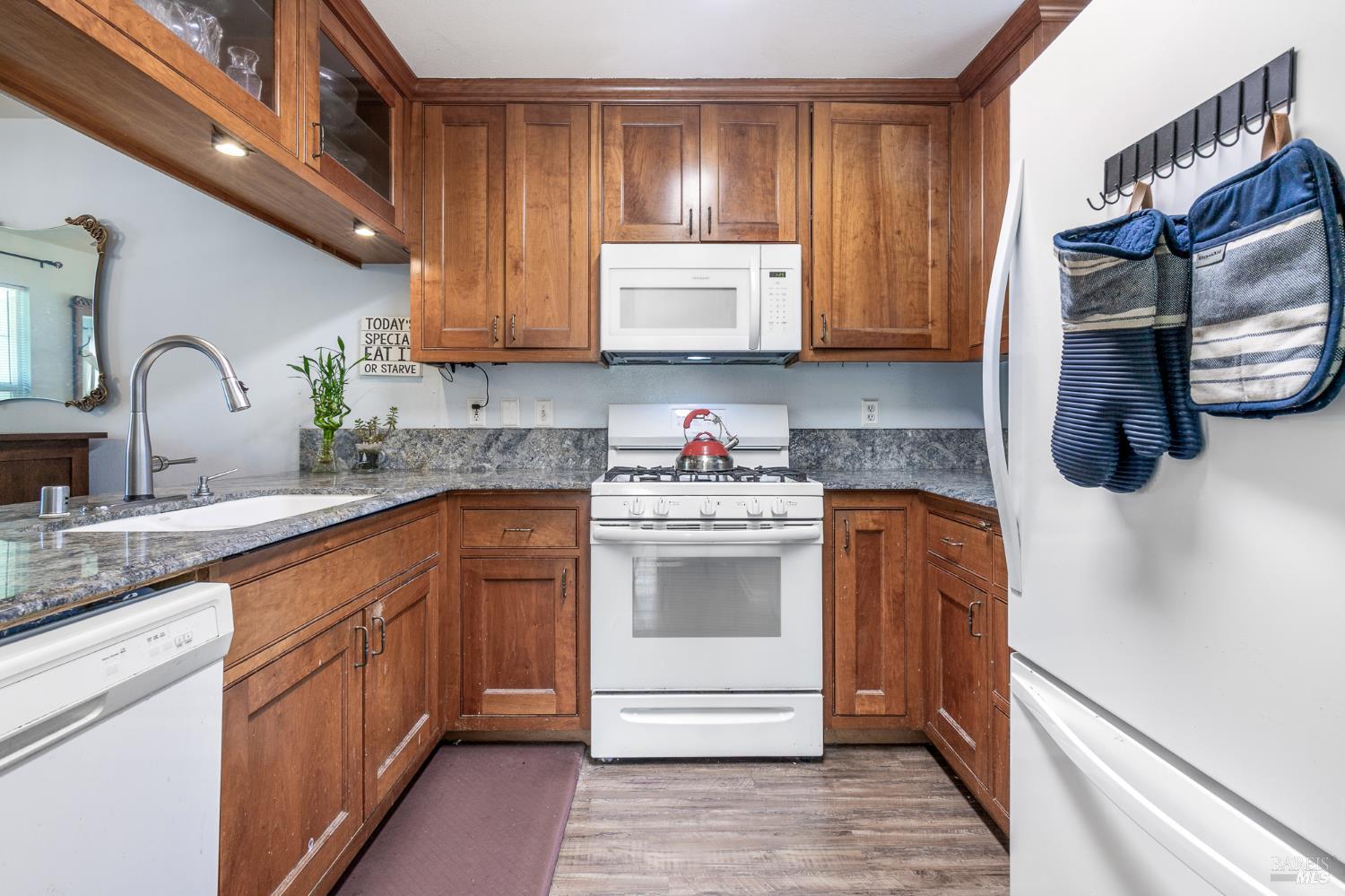 937 Kingwood Street Santa Rosa CA 95401