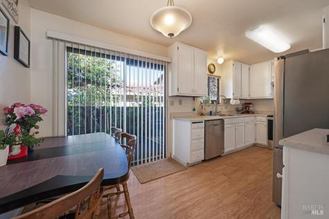 1311 Prentice Drive Healdsburg CA 95448
