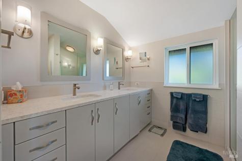 1311 Prentice Drive Healdsburg CA 95448
