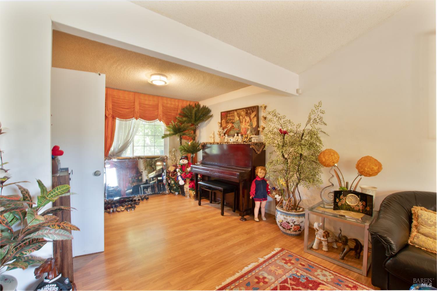 185 Lexington Drive Vallejo CA 94591