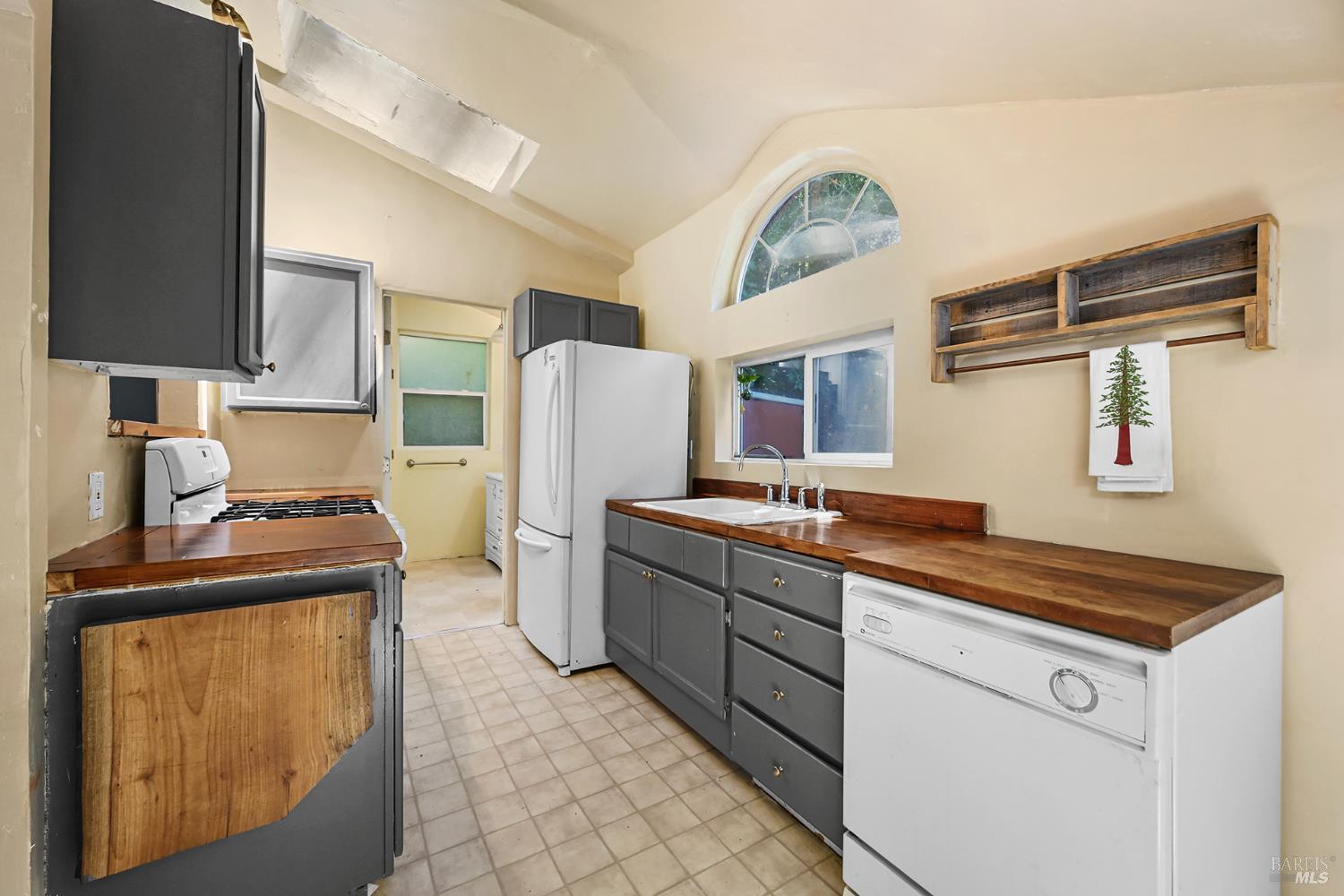 15320 Canyon 3 Road Rio Nido CA 95471