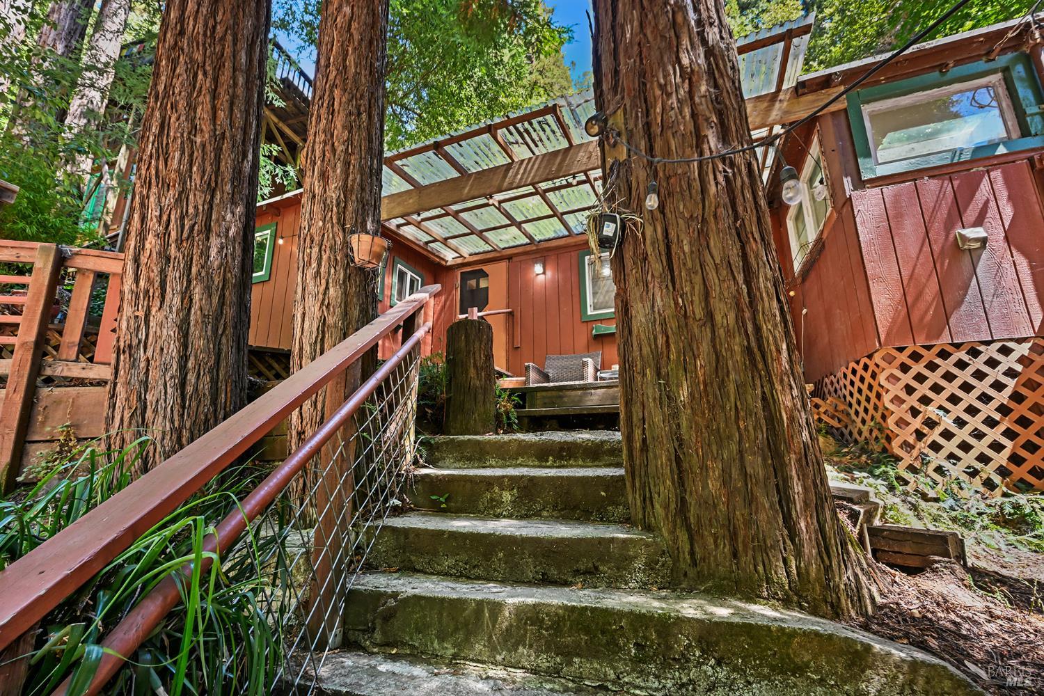 15320 Canyon 3 Road Rio Nido CA 95471