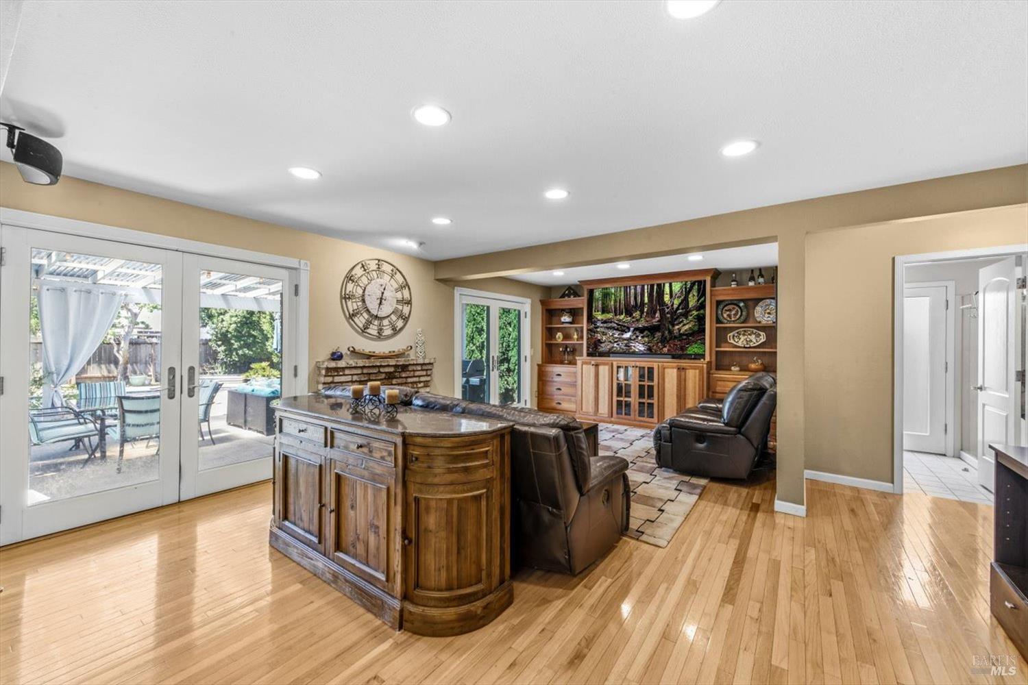 2423 Shoreline Drive Napa CA 94558
