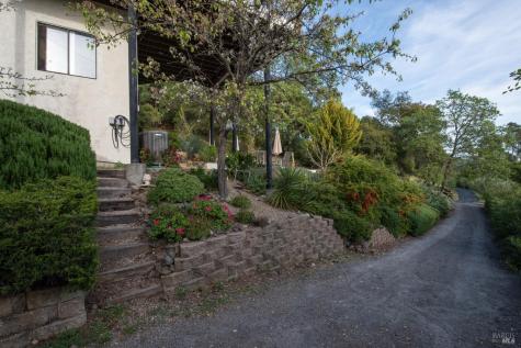1163 Mountain Pine Road Cloverdale CA 95425