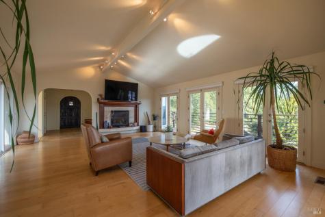 1163 Mountain Pine Road Cloverdale CA 95425