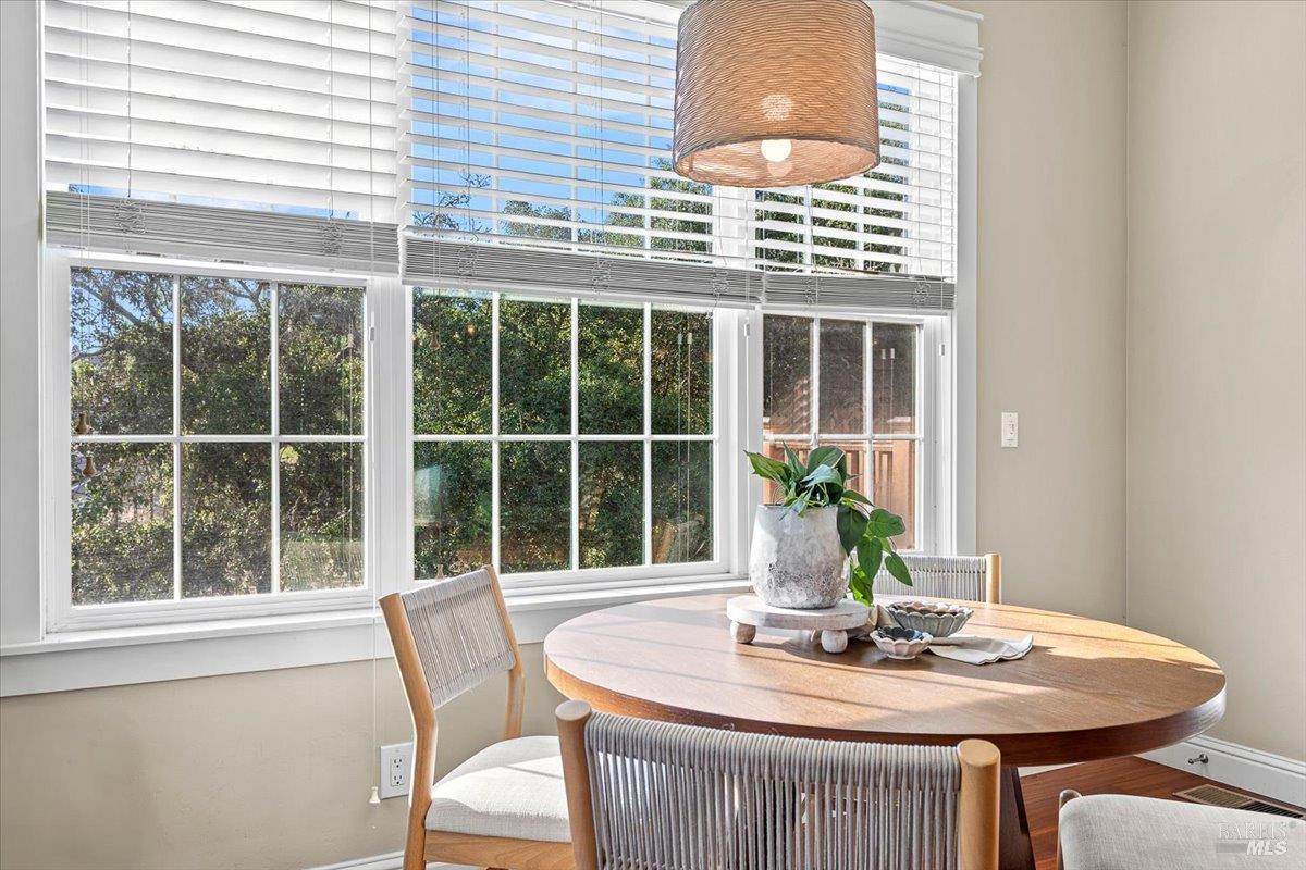 134 Moonlight Drive Healdsburg CA 95448