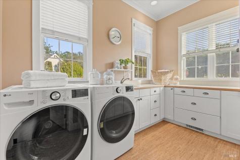 134 Moonlight Drive Healdsburg CA 95448