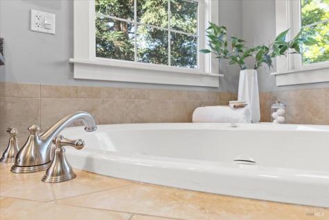 134 Moonlight Drive Healdsburg CA 95448