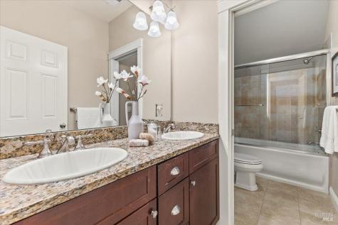 134 Moonlight Drive Healdsburg CA 95448