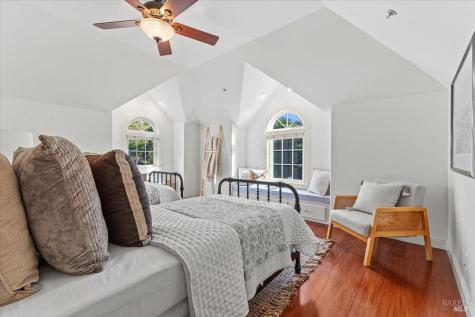 134 Moonlight Drive Healdsburg CA 95448