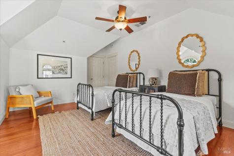 134 Moonlight Drive Healdsburg CA 95448