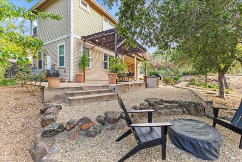 134 Moonlight Drive Healdsburg CA 95448