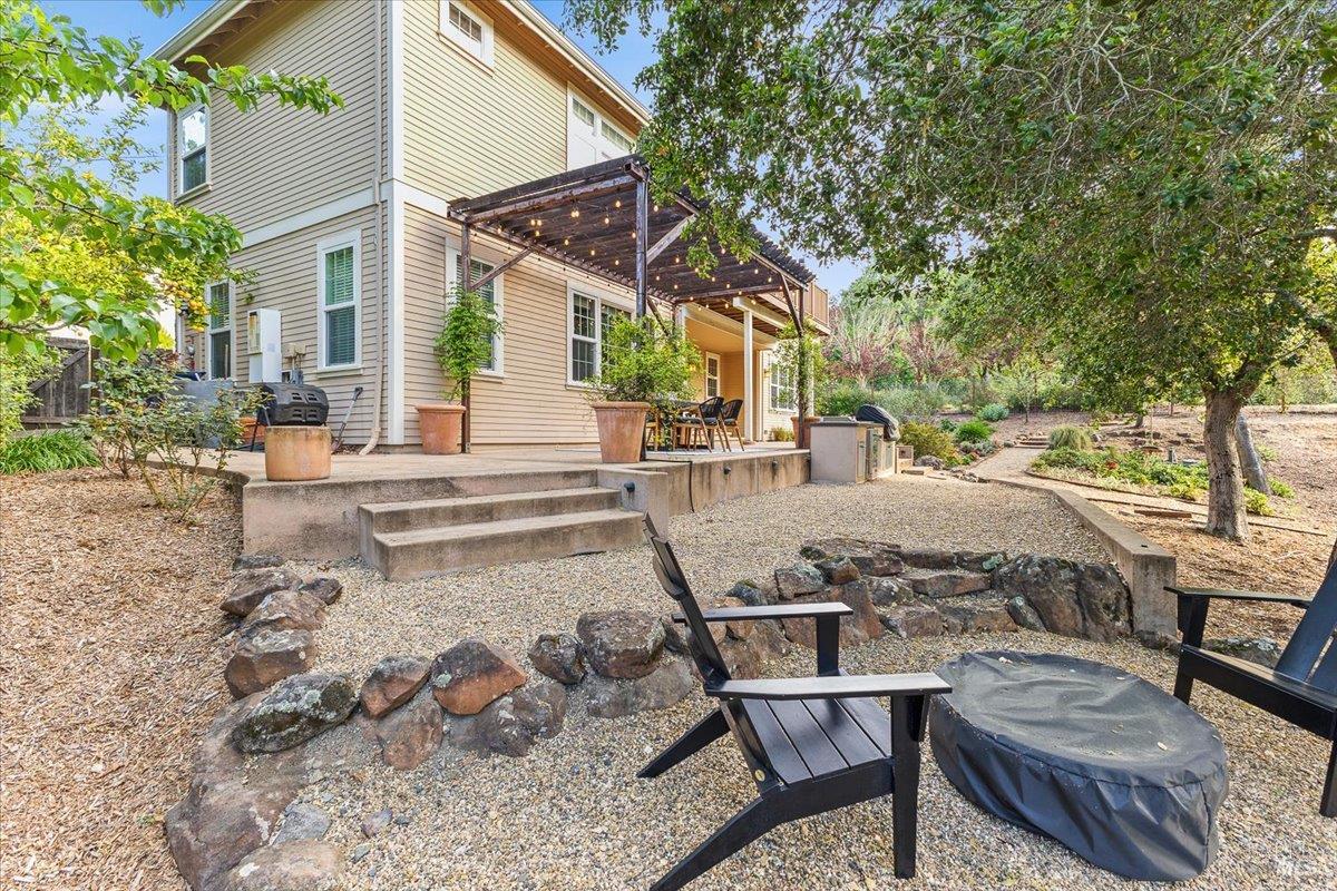 134 Moonlight Drive Healdsburg CA 95448