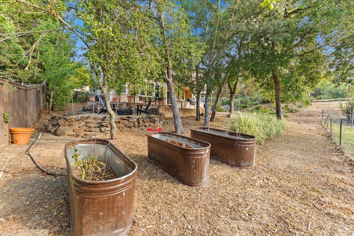 134 Moonlight Drive Healdsburg CA 95448