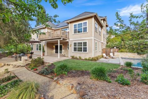 134 Moonlight Drive Healdsburg CA 95448