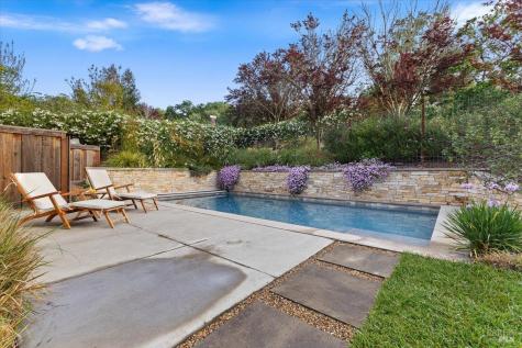 134 Moonlight Drive Healdsburg CA 95448