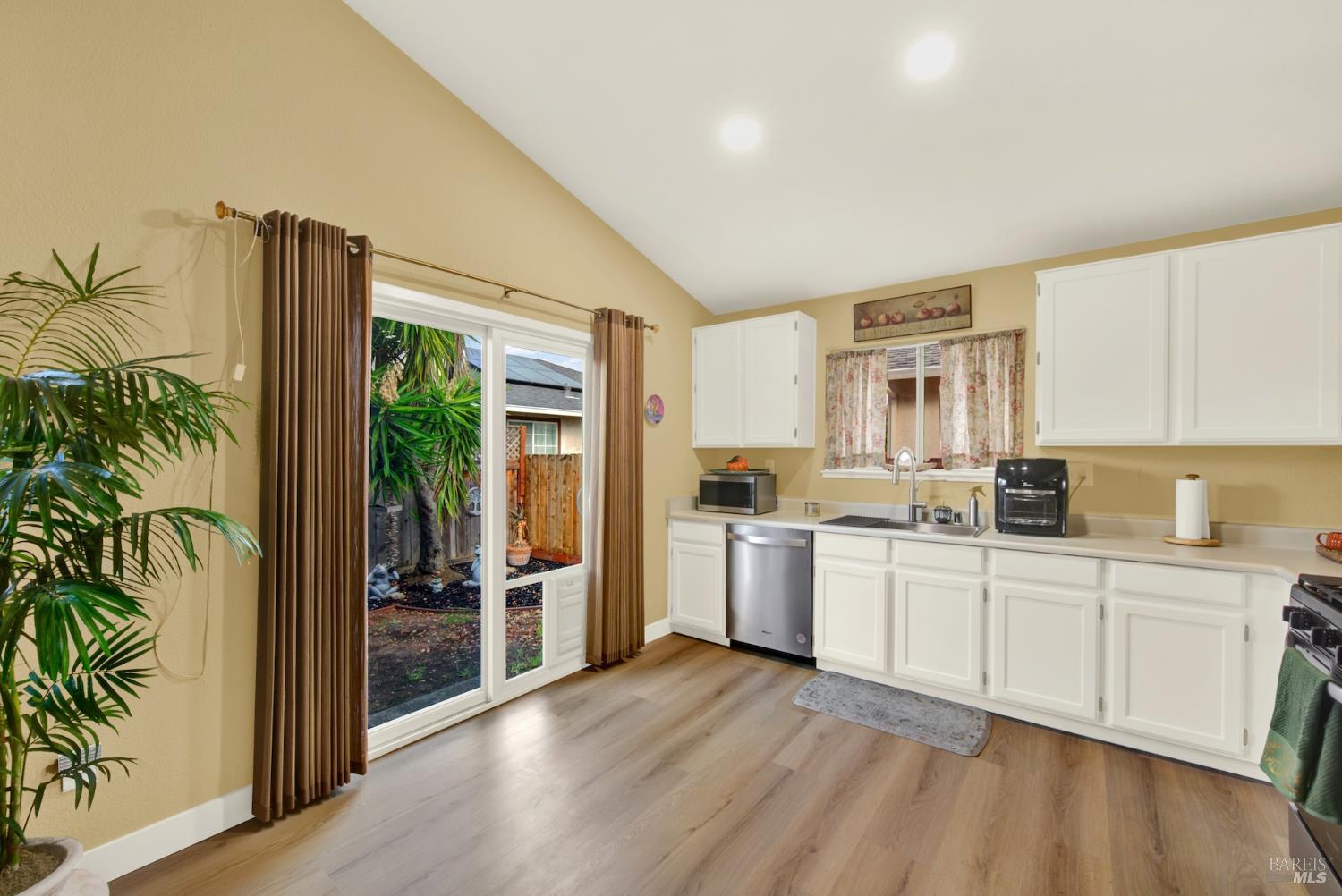 1060 Camellia Lane Suisun City CA 94585
