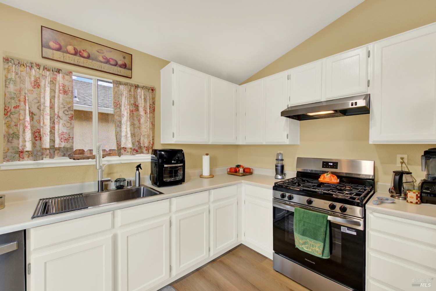 1060 Camellia Lane Suisun City CA 94585