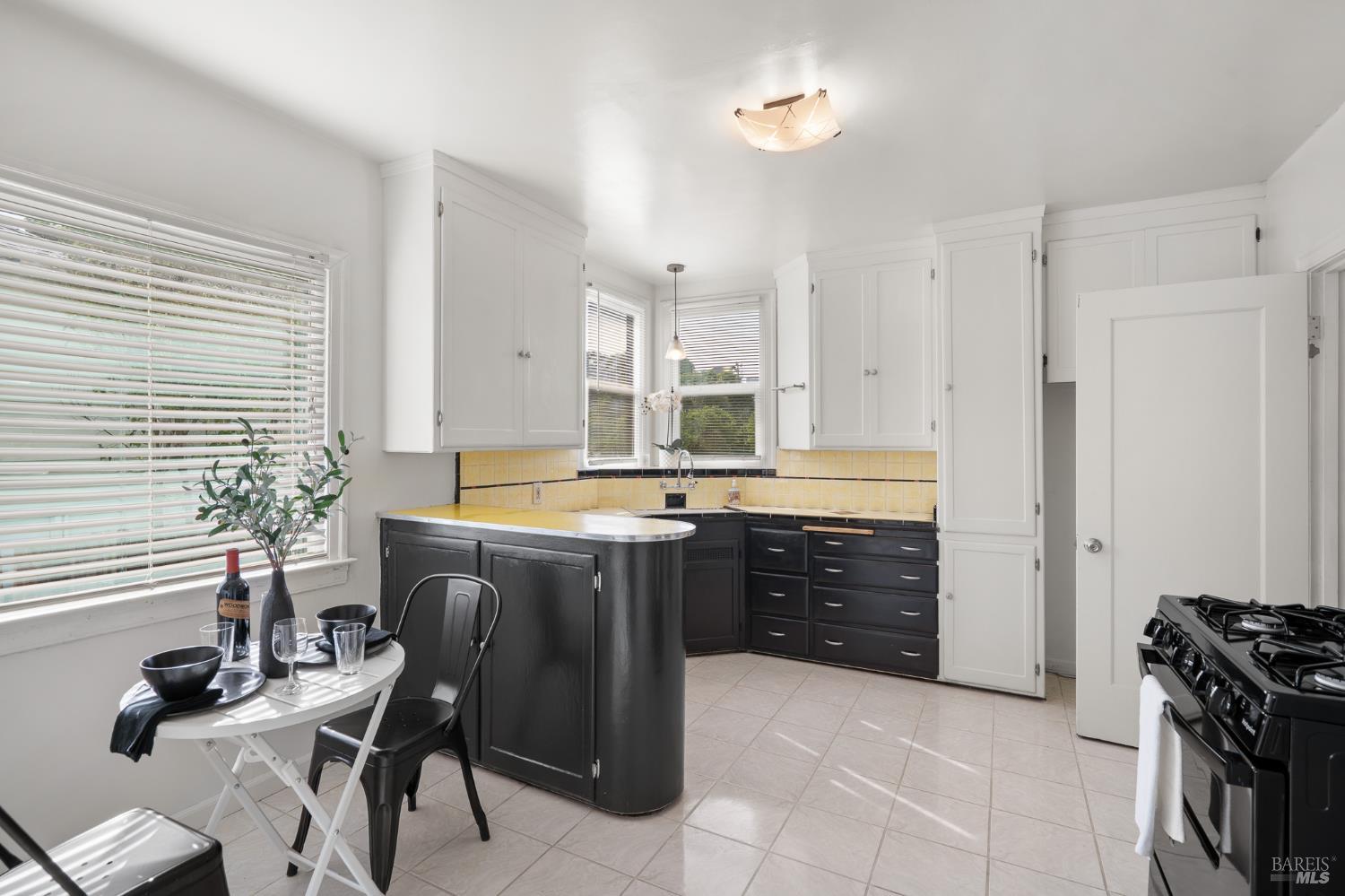 215 Hampshire Street Vallejo CA 94590