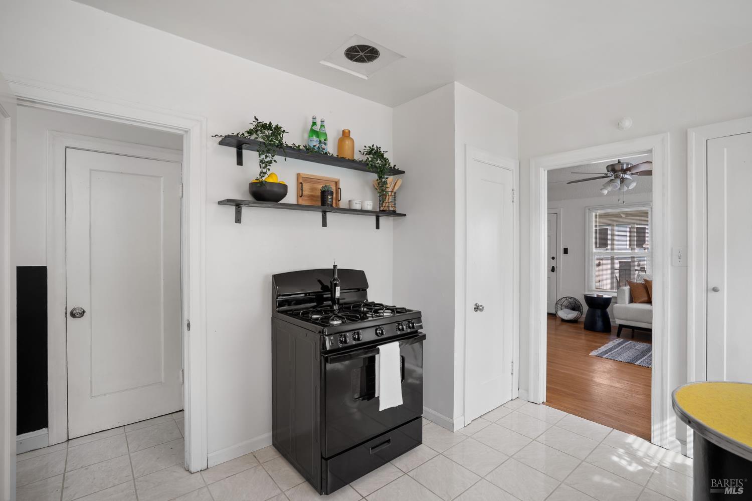 215 Hampshire Street Vallejo CA 94590