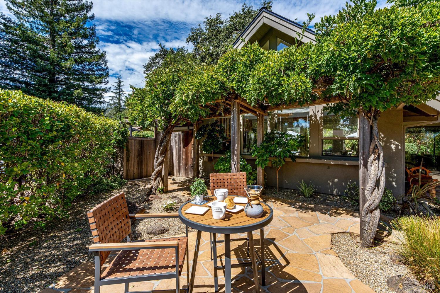 1261 Spring Brook Court St. Helena CA 94574