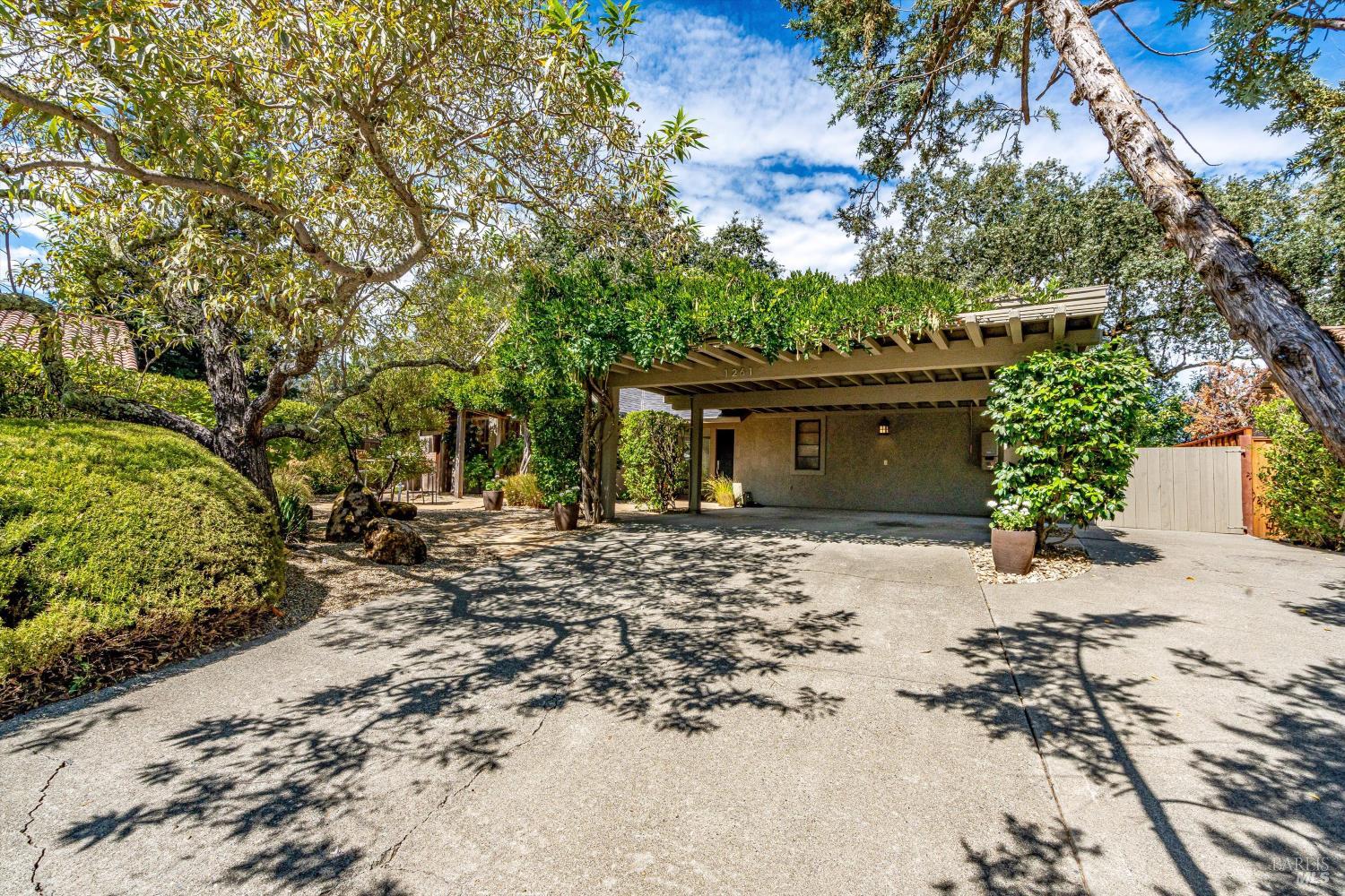 1261 Spring Brook Court St. Helena CA 94574