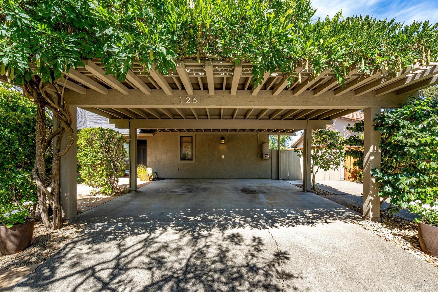 1261 Spring Brook Court St. Helena CA 94574