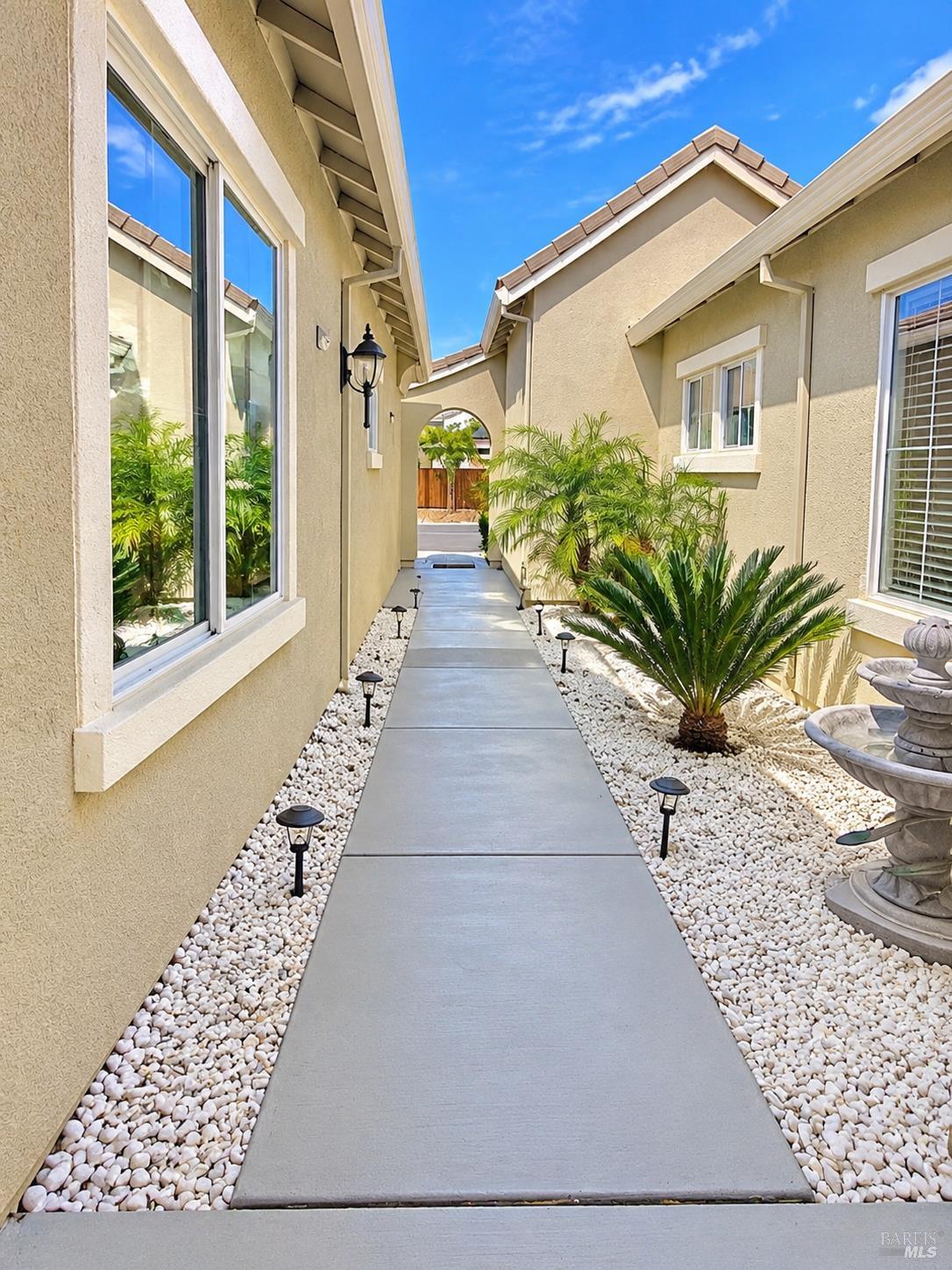 107 -sage Sparrow Circle Vacaville CA 95687