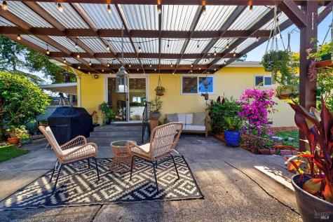 1102 Burbank Avenue Santa Rosa CA 95407