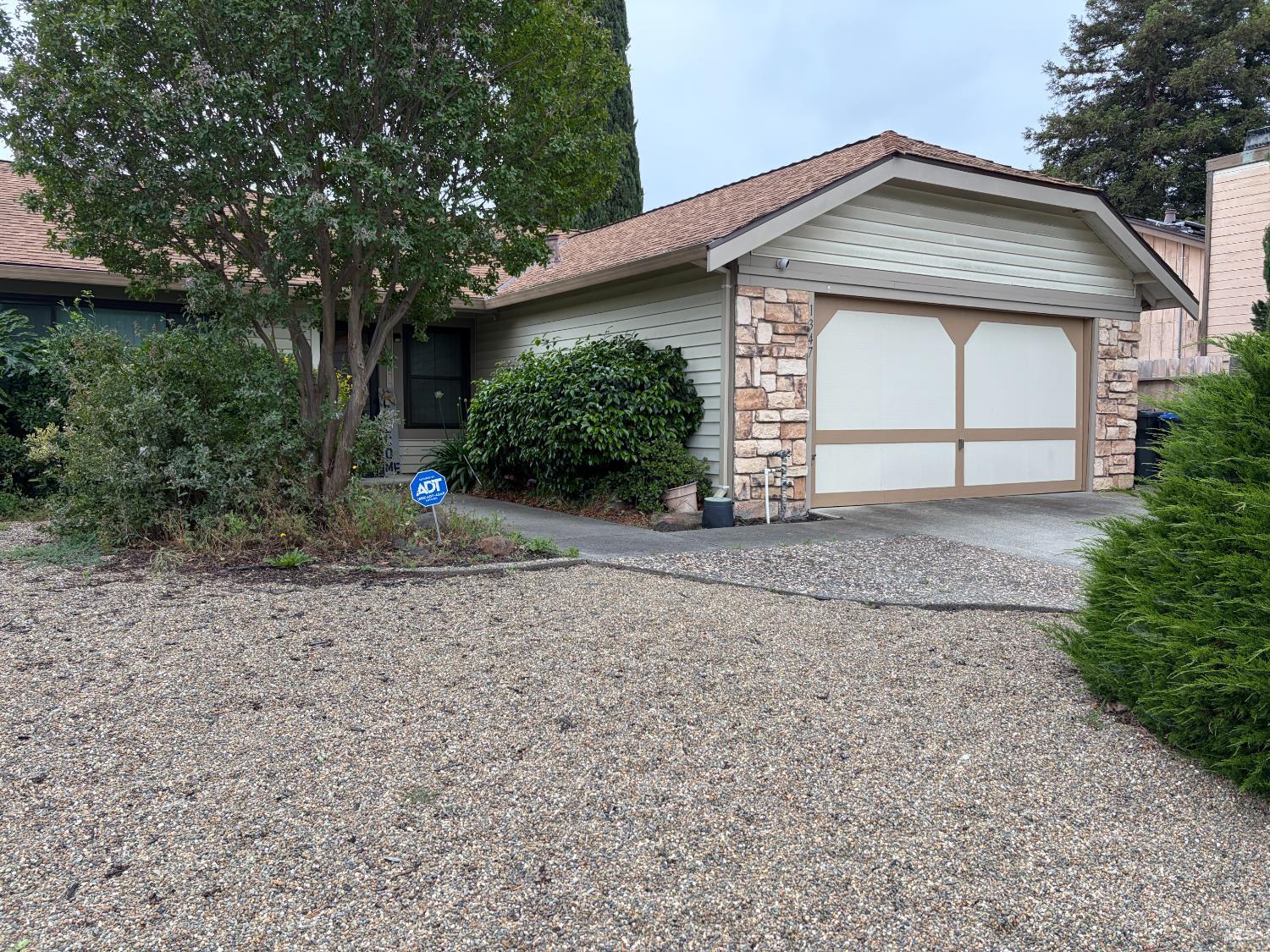 1347 Lois Lane Suisun City CA 94585