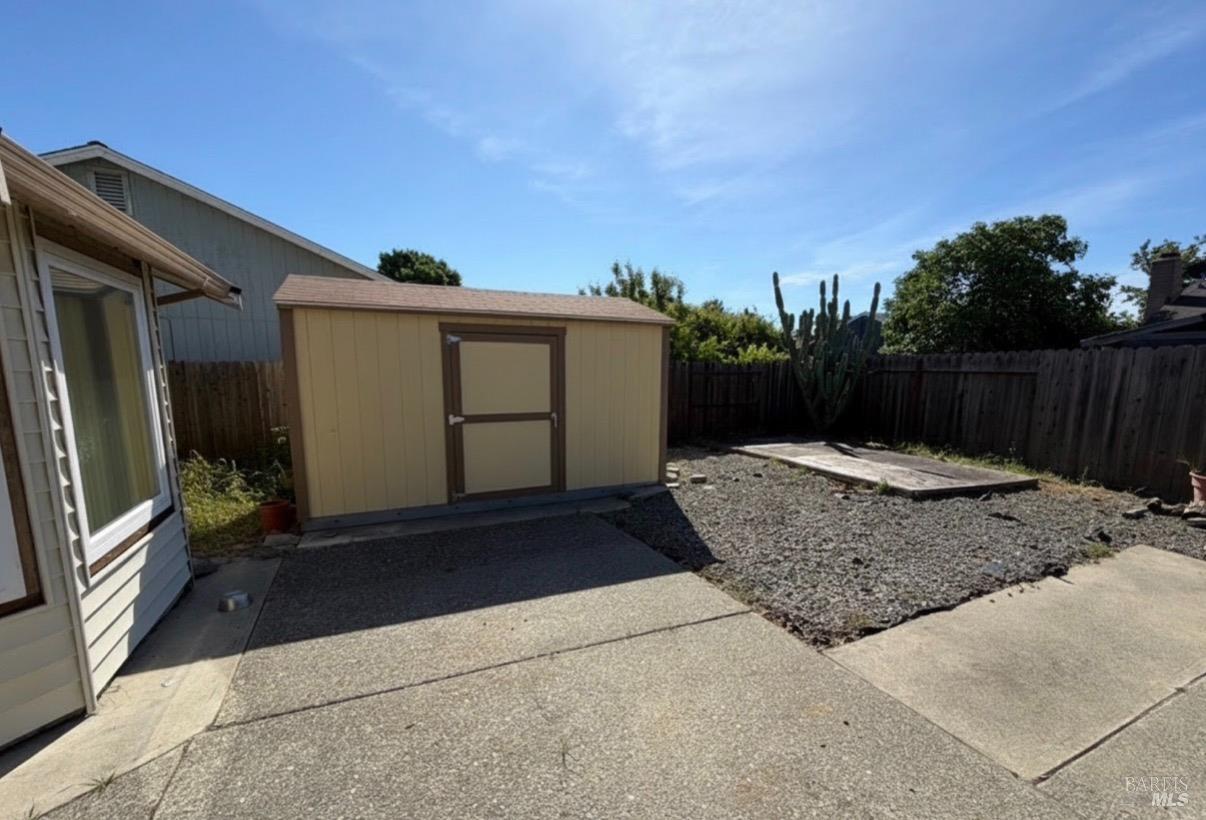 1347 Lois Lane Suisun City CA 94585