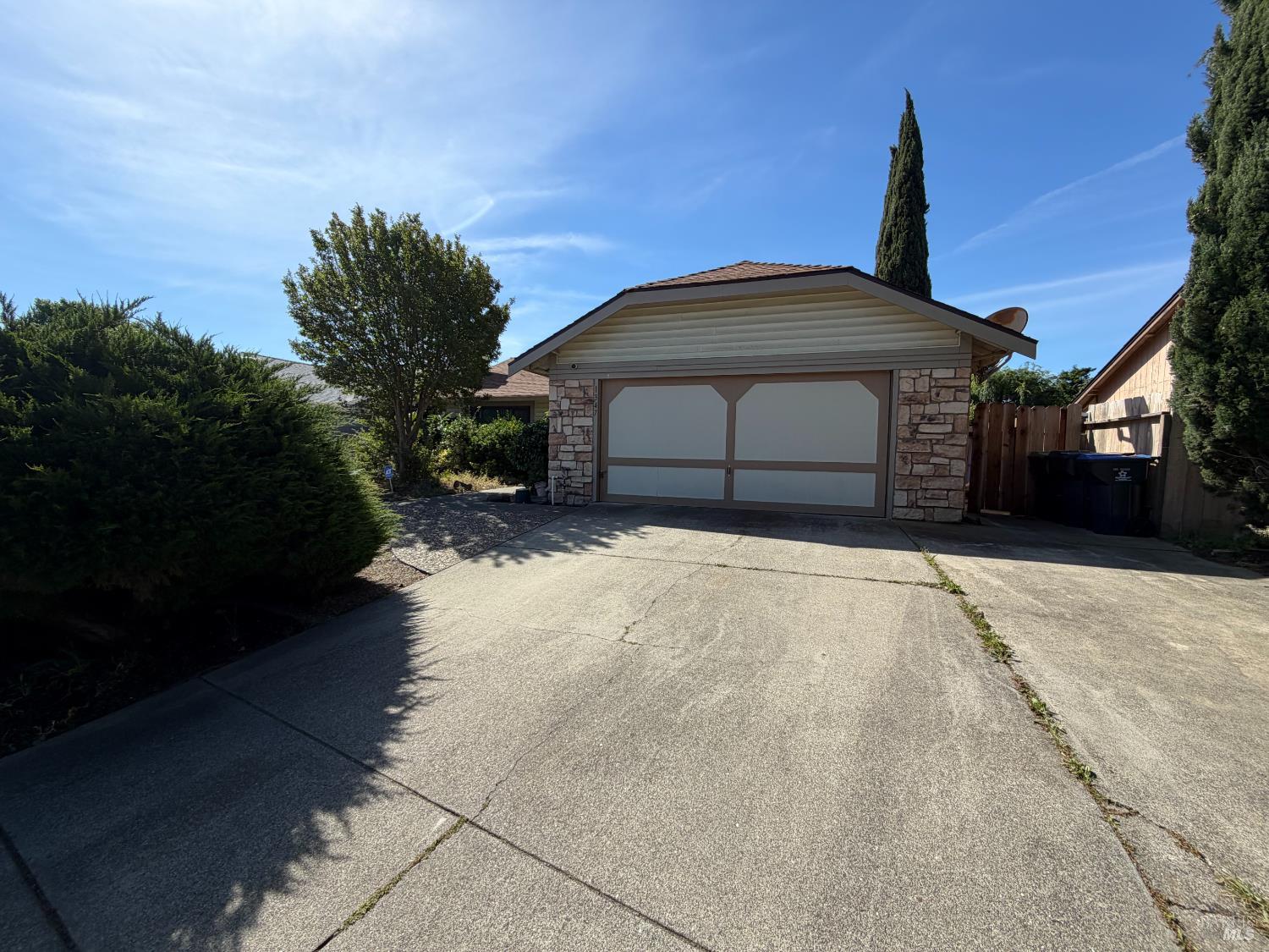 1347 Lois Lane Suisun City CA 94585