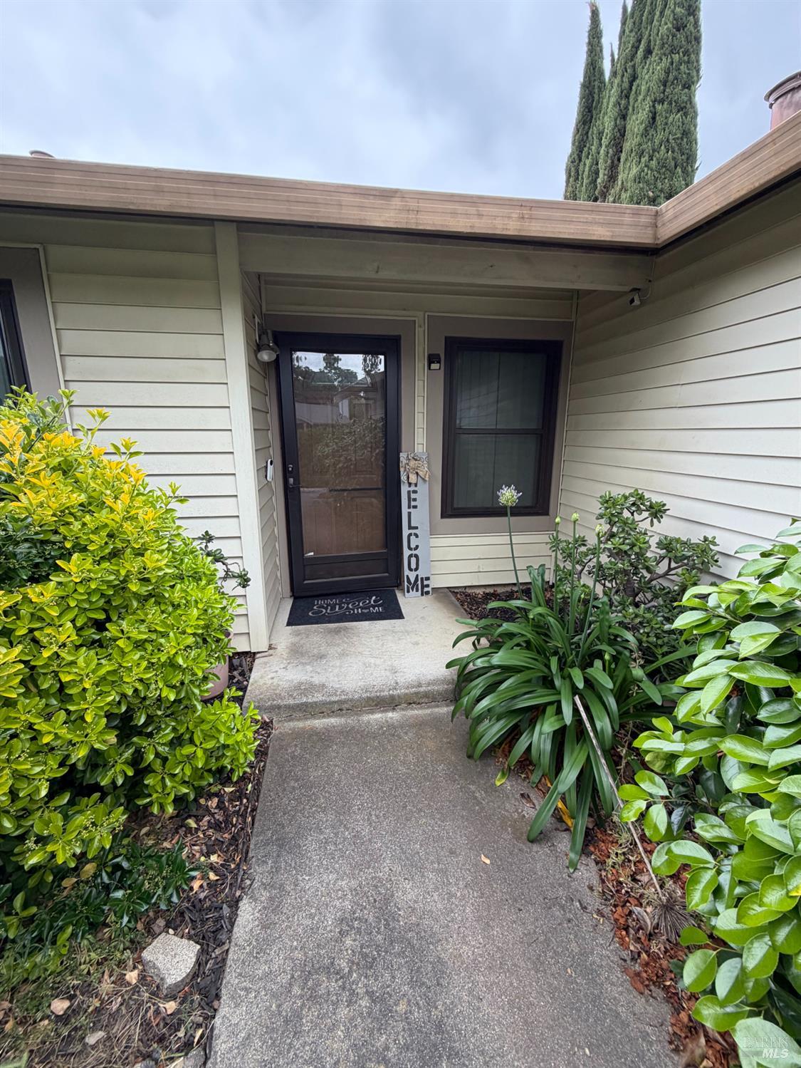 1347 Lois Lane Suisun City CA 94585