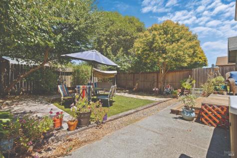 2285 Stanislaus Court Santa Rosa CA 95401