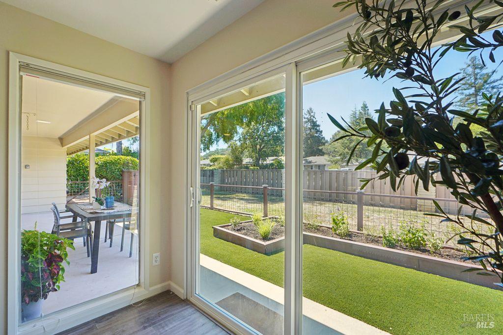14 Oakgreen Santa Rosa CA 95409