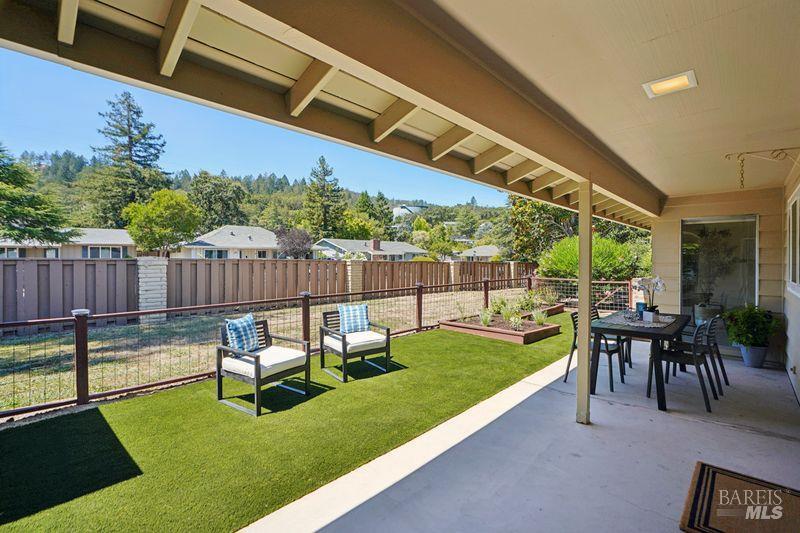 14 Oakgreen Santa Rosa CA 95409