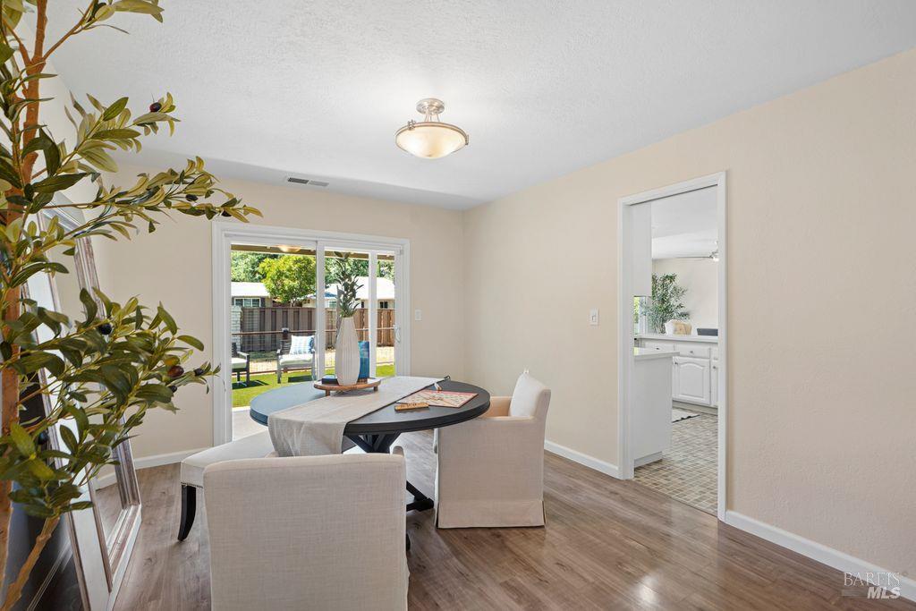 14 Oakgreen Santa Rosa CA 95409