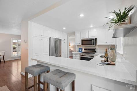 14 Oakgreen Santa Rosa CA 95409