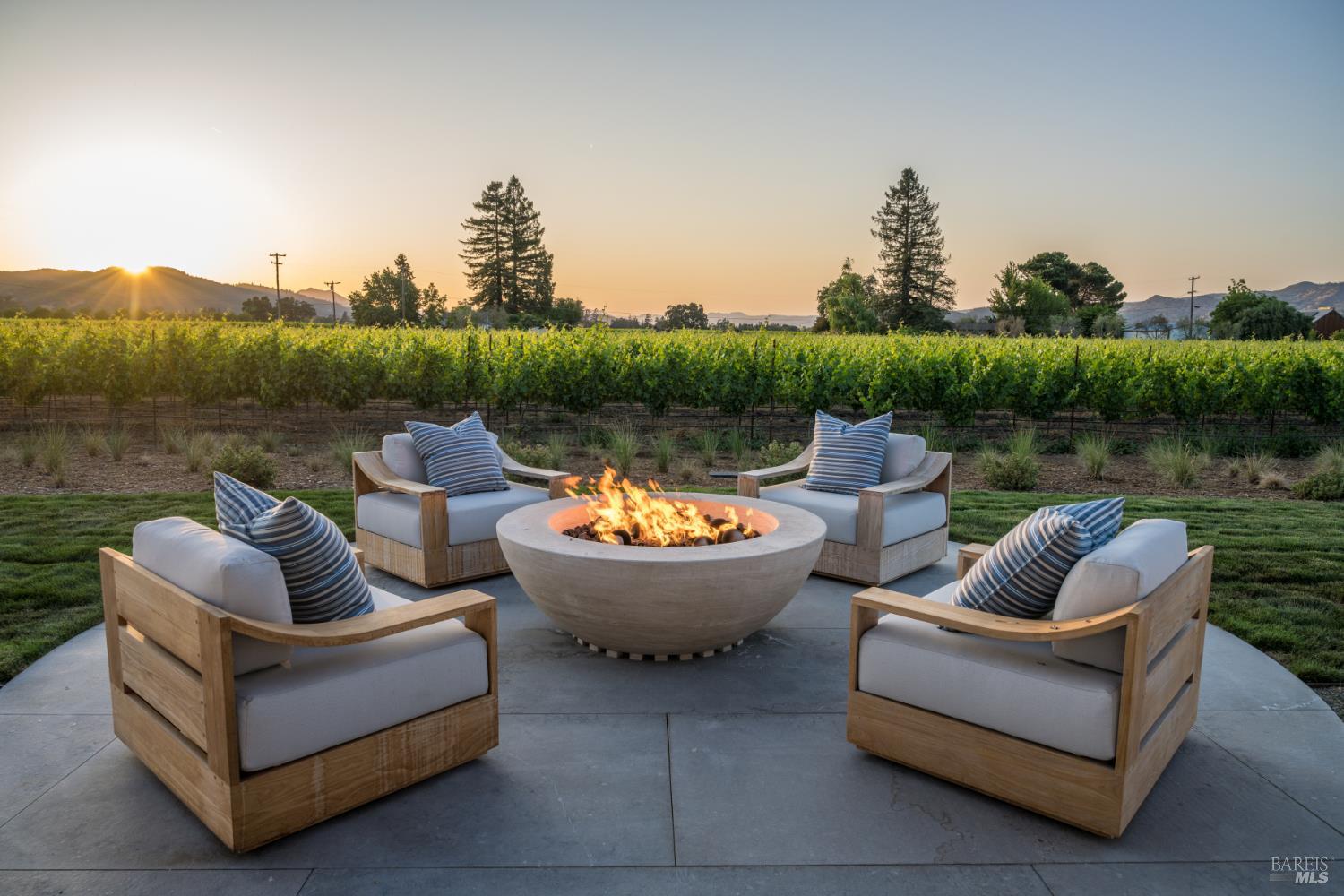 1288 Oak Knoll Avenue Napa CA 94558