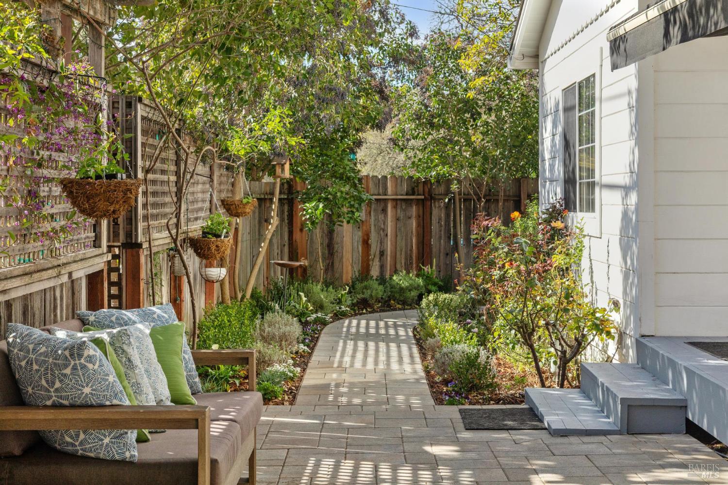 605 Calle Del Monte Sonoma CA 95476